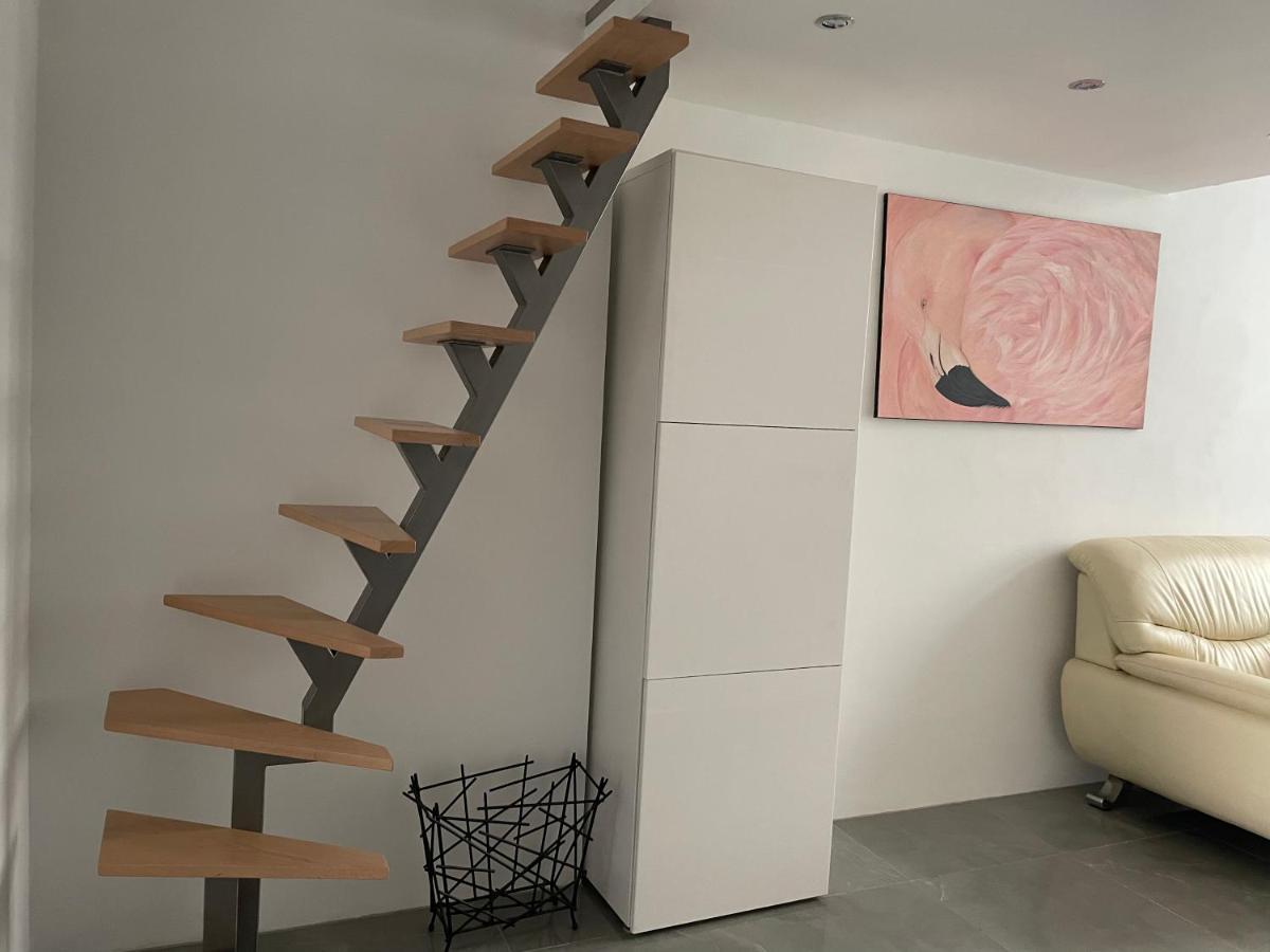 Luxury 60m2 In Wilhelmstadt Berlijn