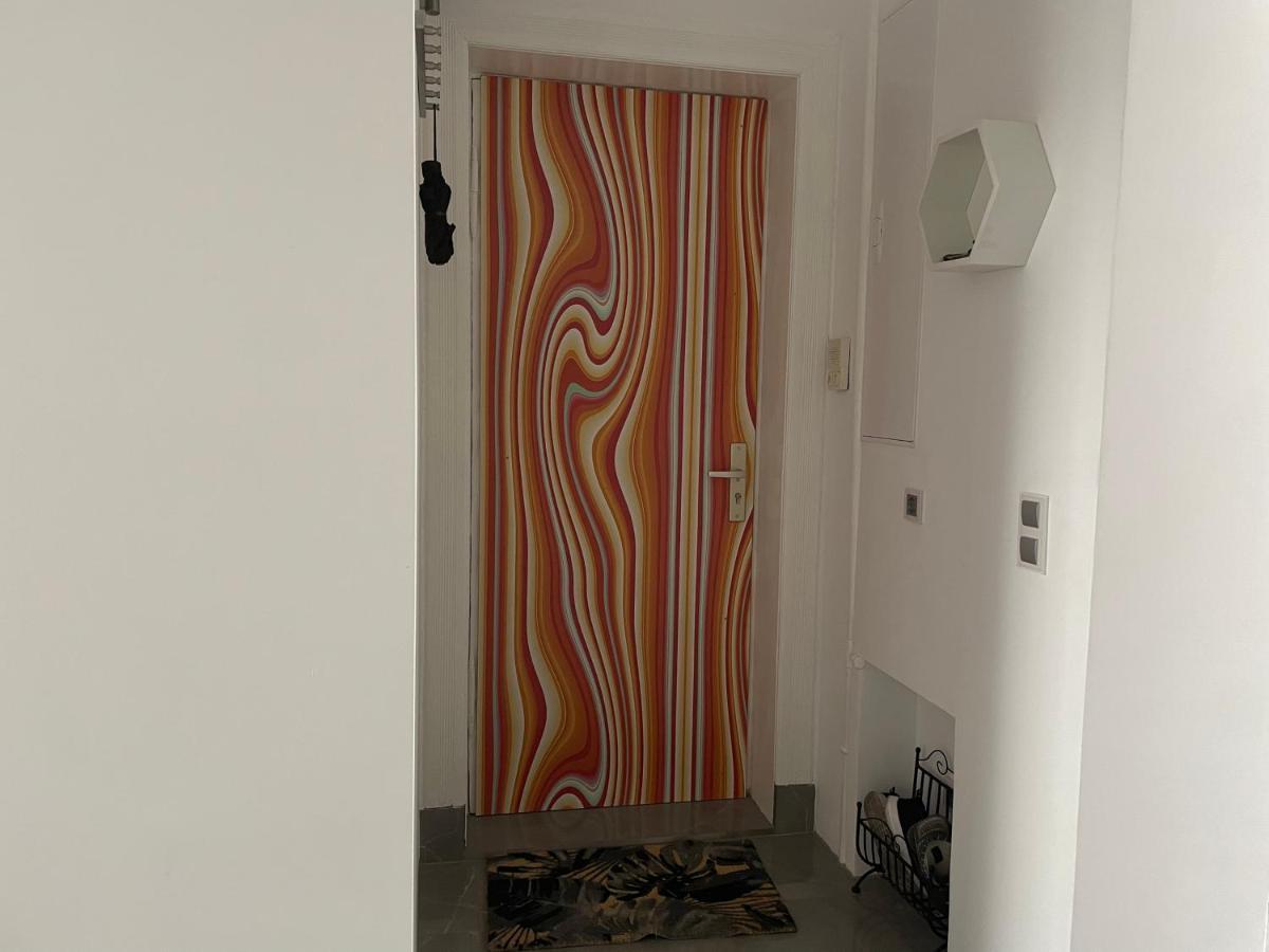 Luxury 60m2 In Wilhelmstadt Appartement